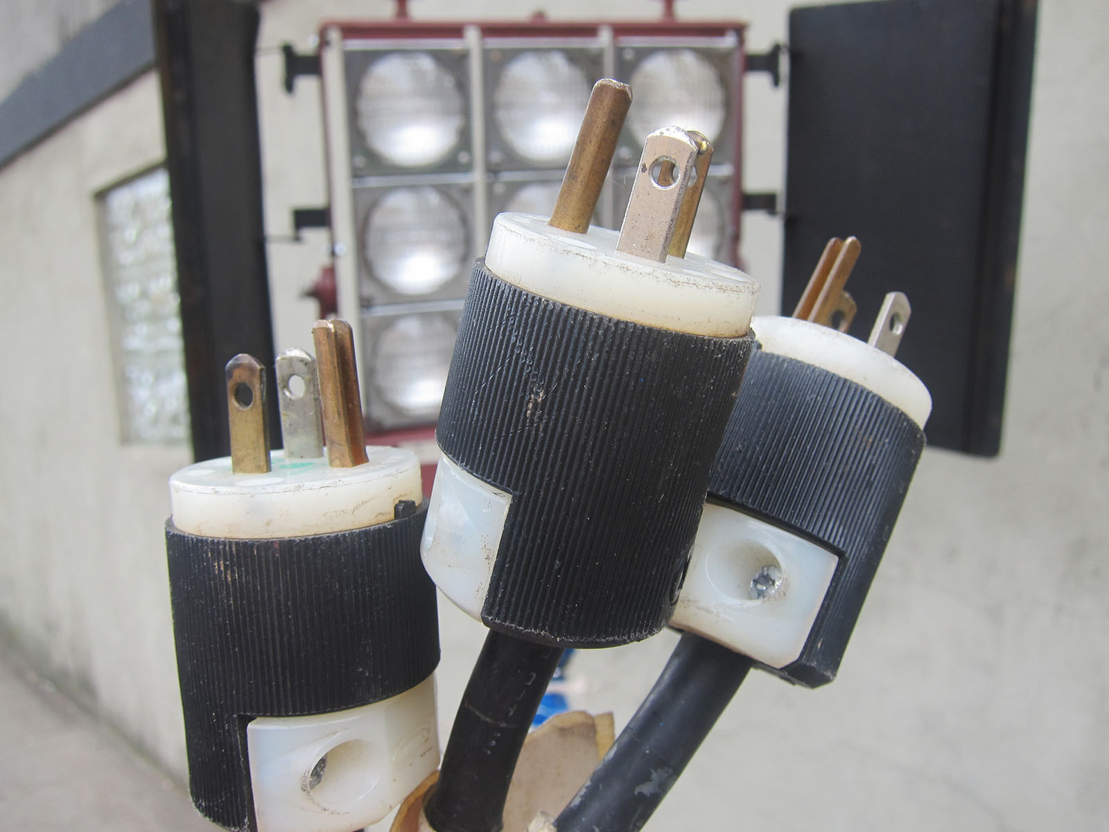 Mole Richardson 9-light (9x 650w)