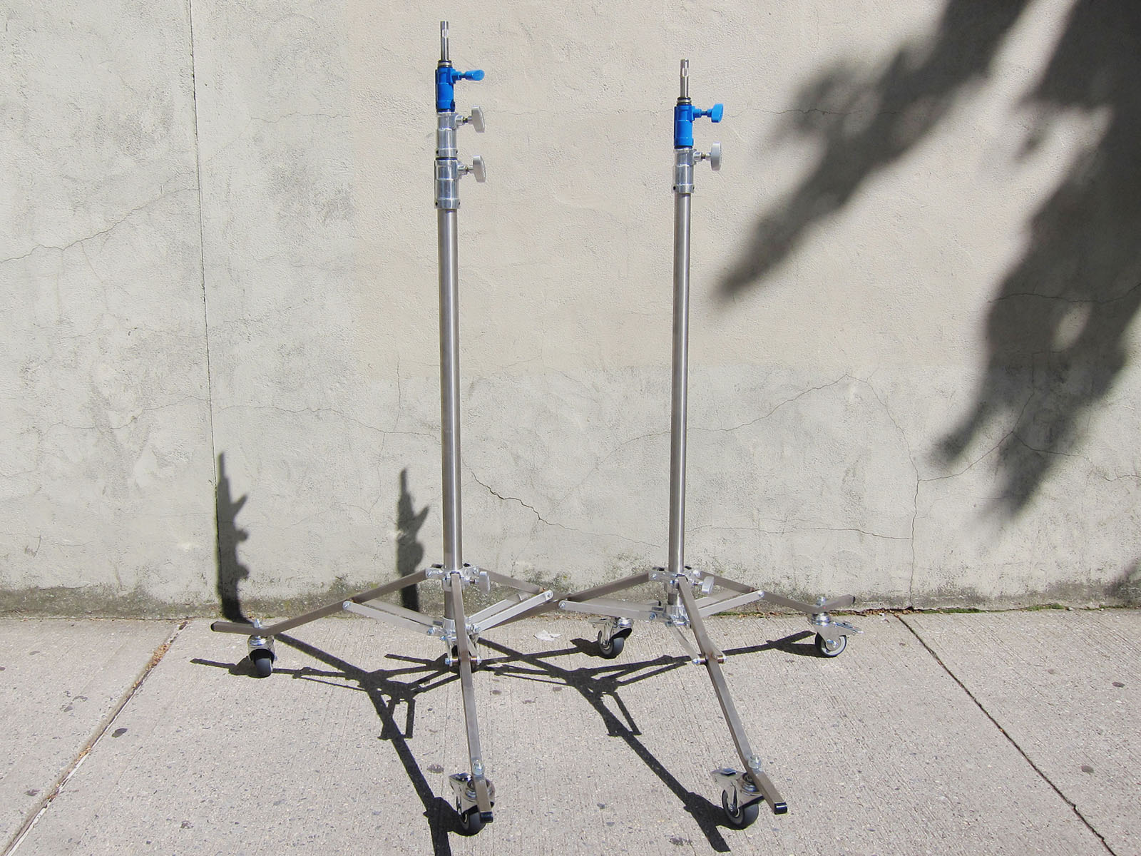 Beefy Stand w/ Wheels